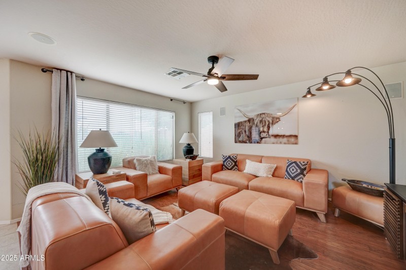 29293 N Yellow Bee-8