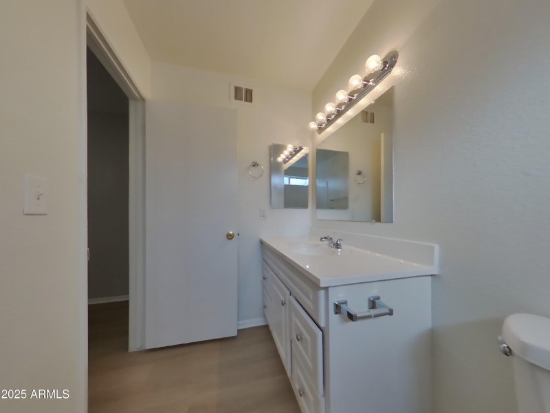 8_pc_uu285DRwSd_9IbyZmS1PL_layout_0