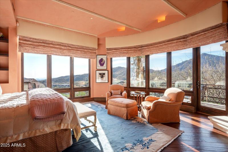 Master Suite Sitting and Views