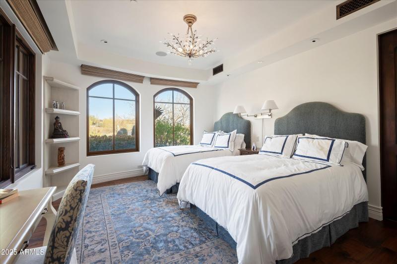 Ensuite Jr Master Suite