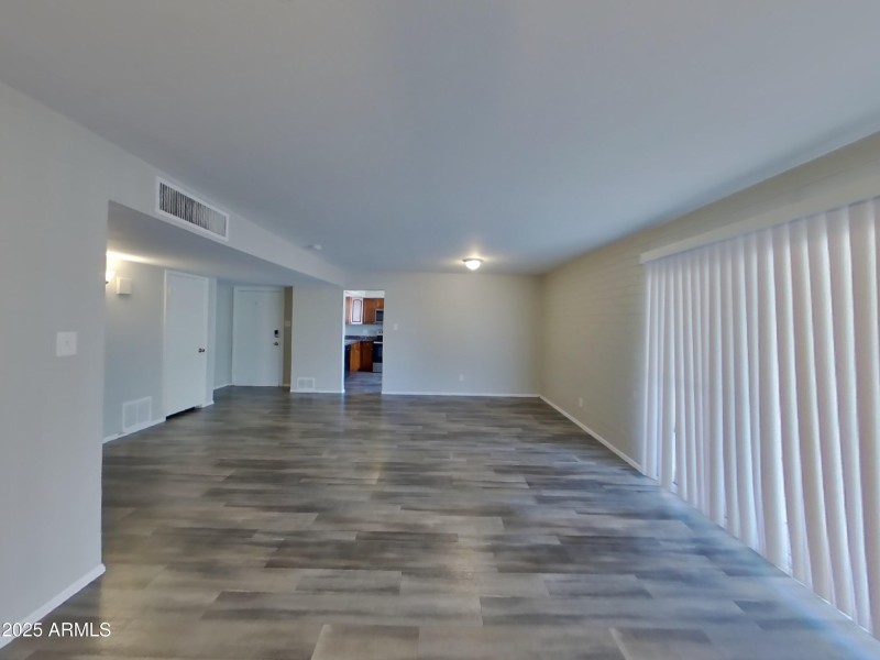 1_pc_KmZHHJ7xE4_9FtTmW4dzb_layout_1