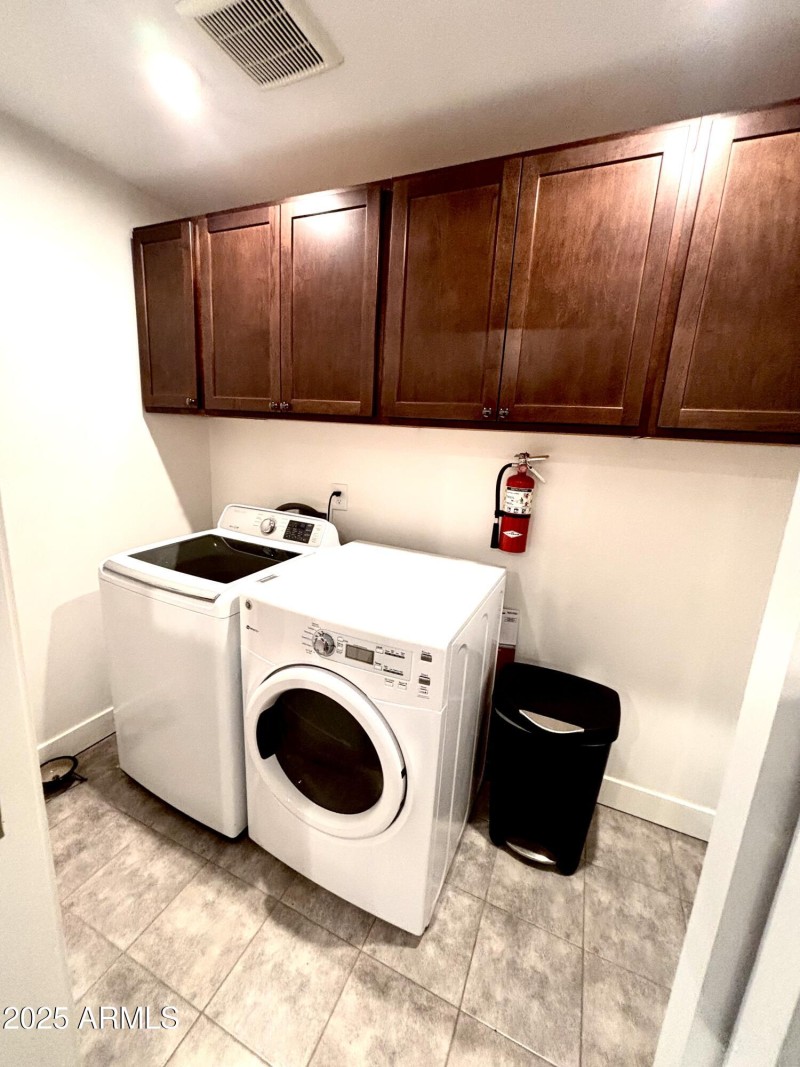311 W Solana Ave Laundry Room 10.10
