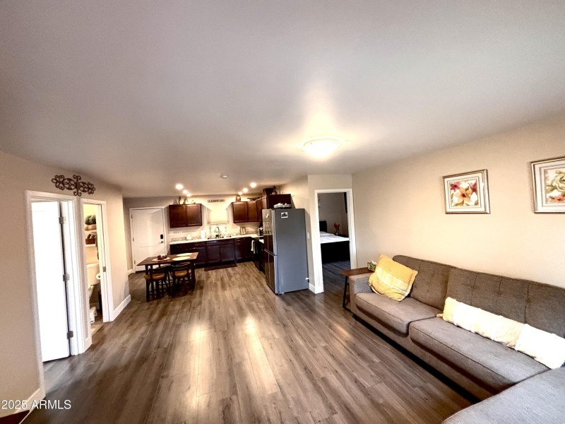 311 W Solana Ave Living Area 10.10