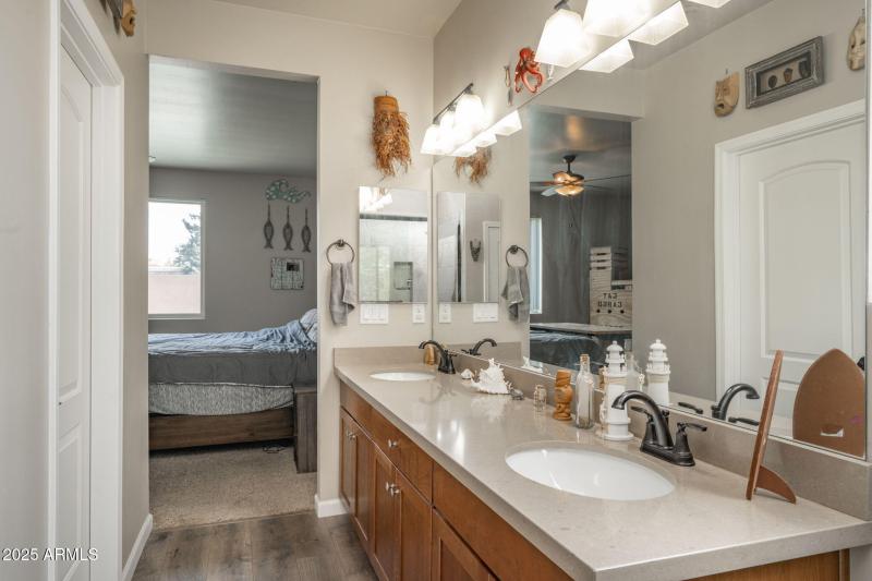 5-web-or-mls-377-grafton-ct