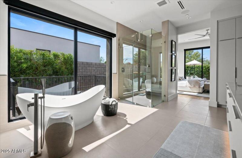 23-6802 E Joshua Tree Ln 27