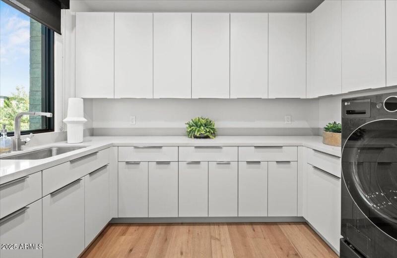 27-6802 E Joshua Tree Ln 31