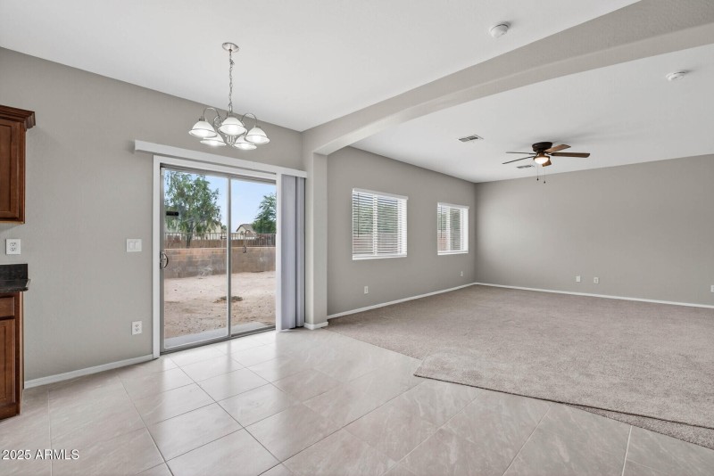 25_5659_S_239th25_mls