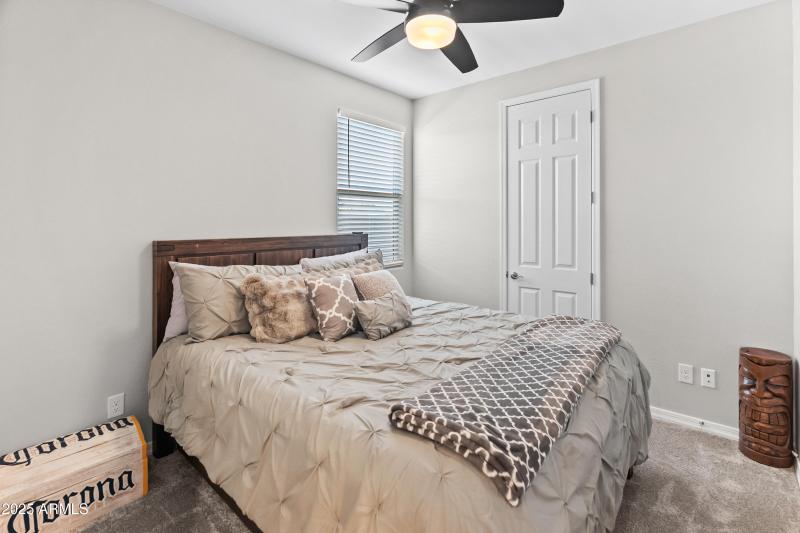 17745 W Running Deer Trl-21