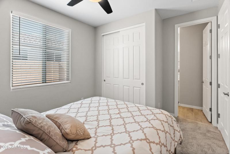 17745 W Running Deer Trl-31