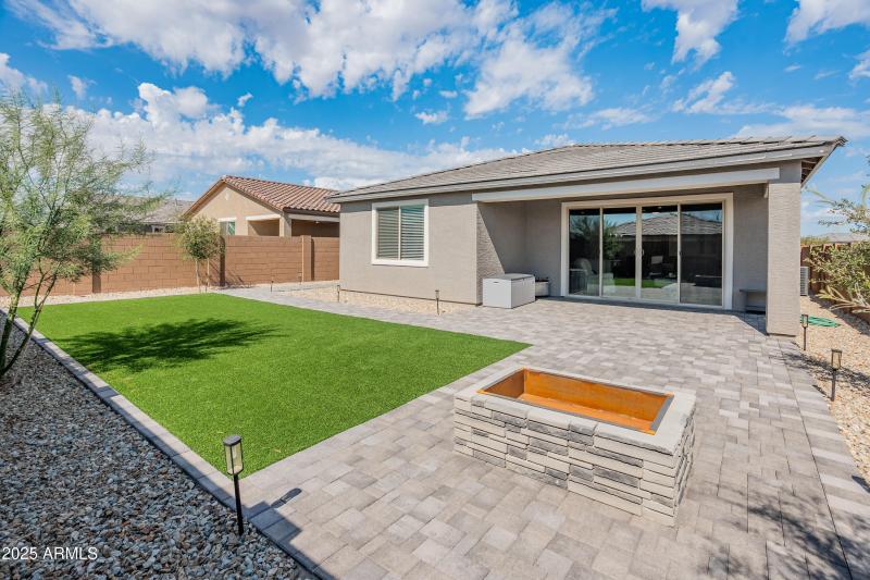 17745 W Running Deer Trl-39