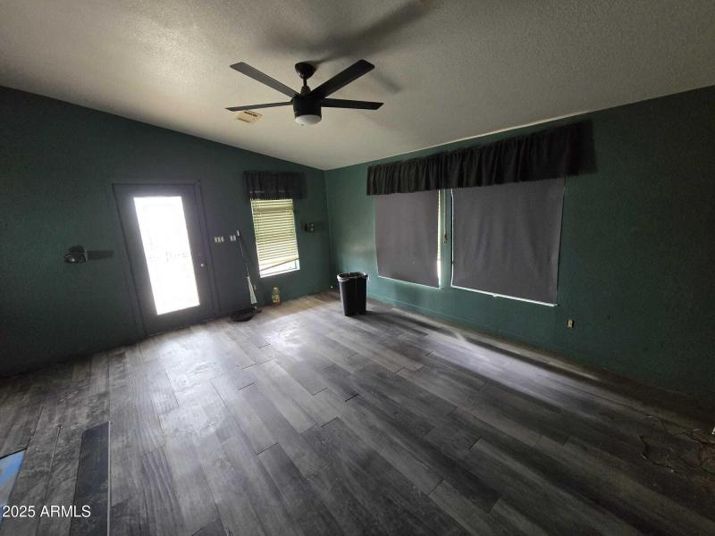 WhatsApp Image 2025-10-09 at 13.51.22 (1