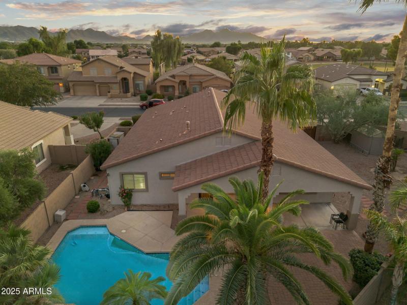 002_67-web-or-mls-dji_0672_834