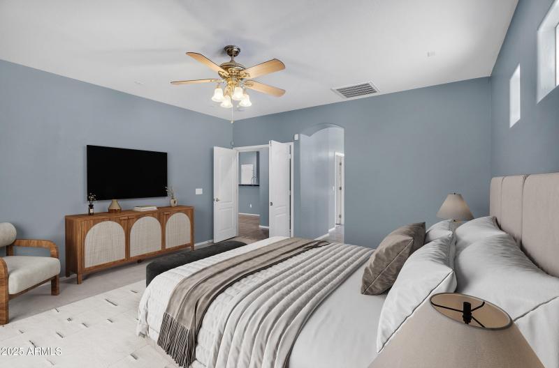 022_primary_bedroom_670