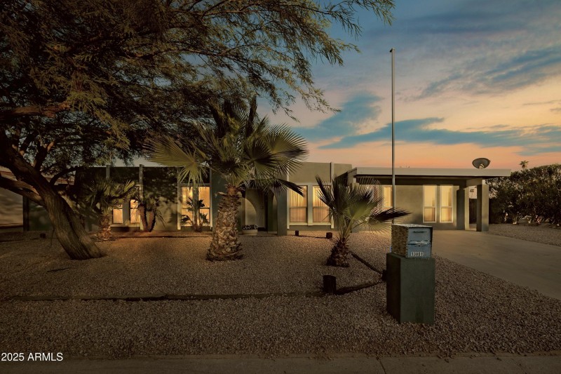 kqeLWvFwFq-HomeJab_135053_HDR-71-dusk