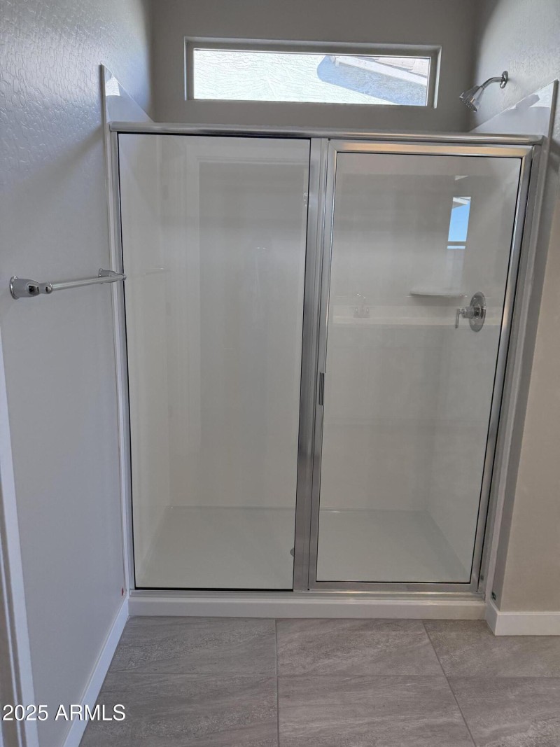 BR45 Lot 211 PR Bath Shower