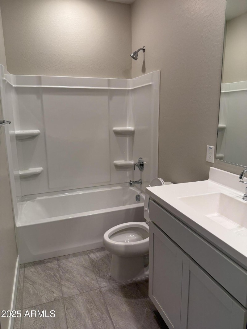 BR45 Lot 211 Bath2-2