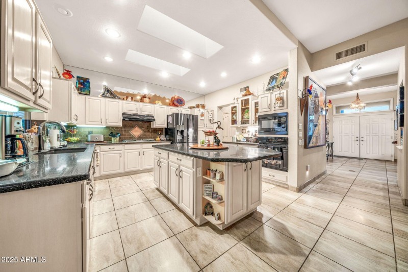 BEAUTIFUL KITCHEN REMODEL