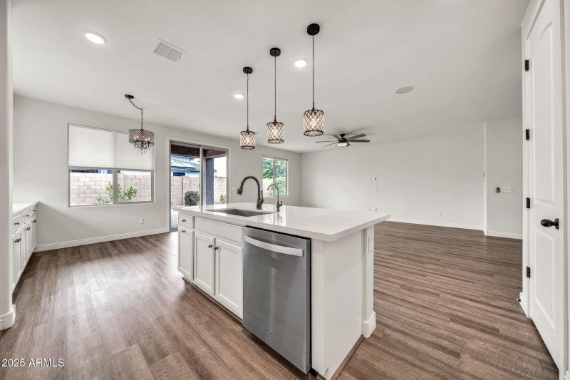 14338 W Redfield Rd-14