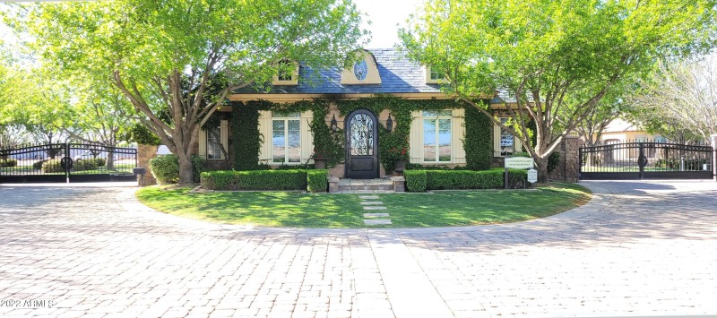 Guarded/Gated Entrance