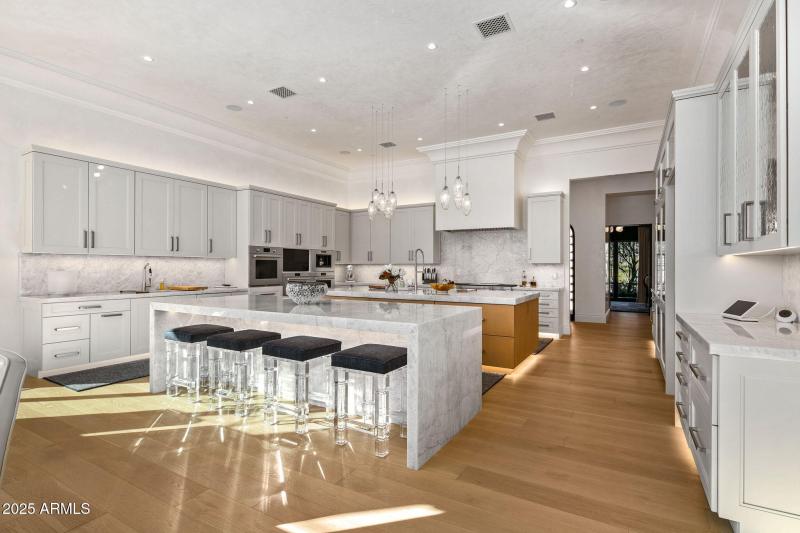 021_Breakfast Counter