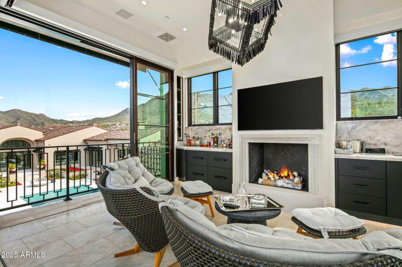 072_Guest House Upstairs