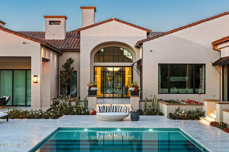 105_Back Exterior Detail