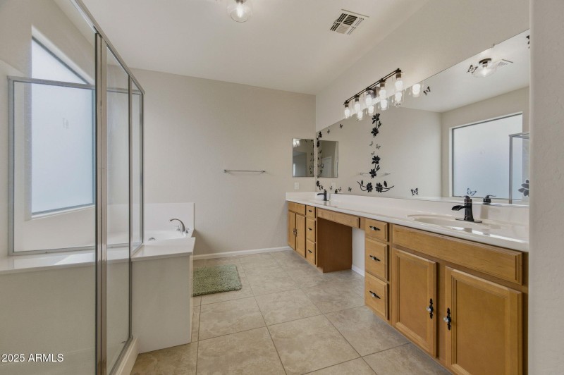 45-web-or-mls-40914 W Hopper Drive-45