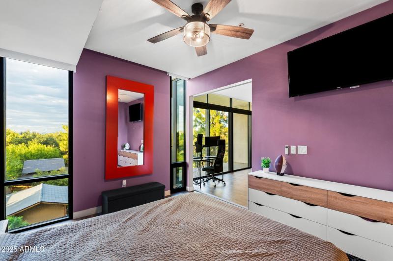 012__208 W Portland St UNIT360