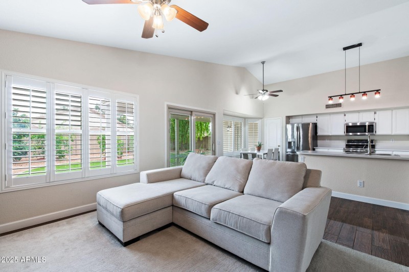 007__2243 E Willow Wick Rd