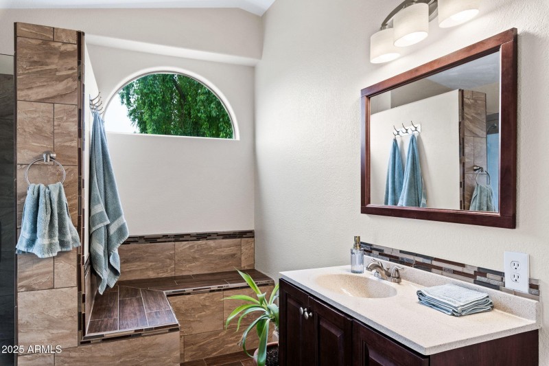 014__2243 E Willow Wick Rd