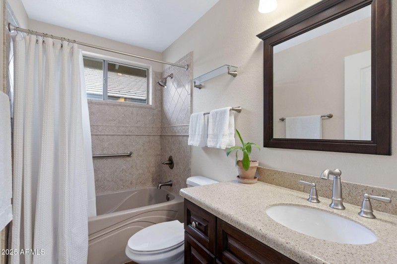 018__2243 E Willow Wick Rd