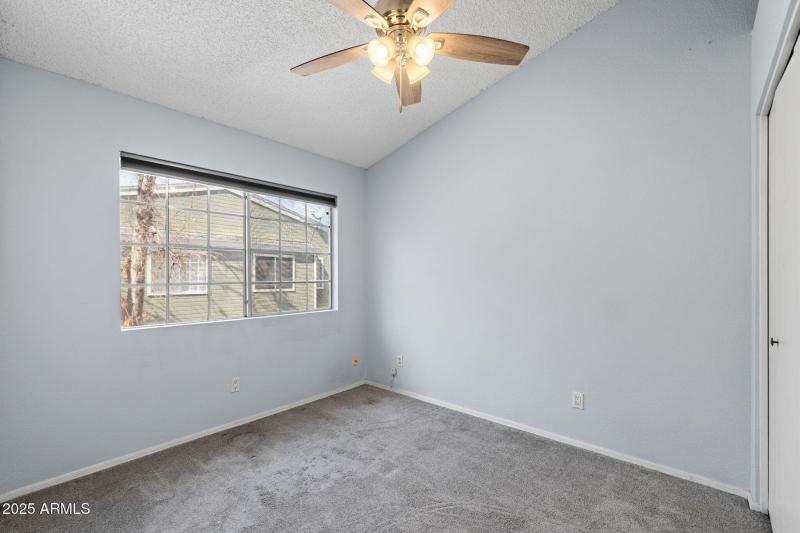 015__2301 E University Dr 244