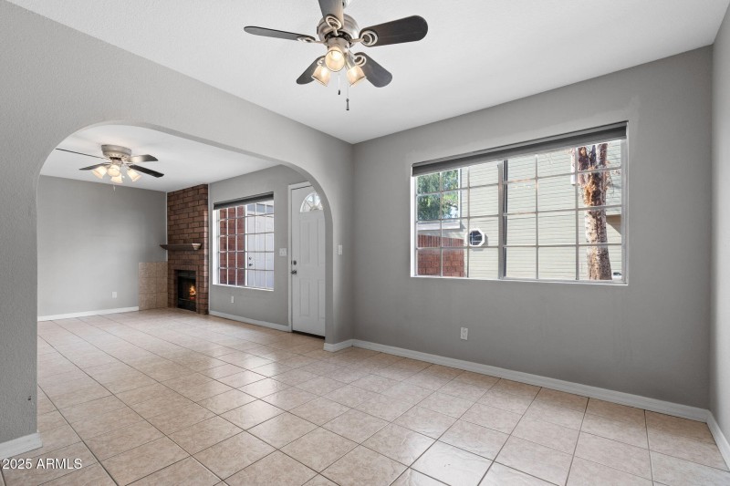 007__2301 E University Dr 244