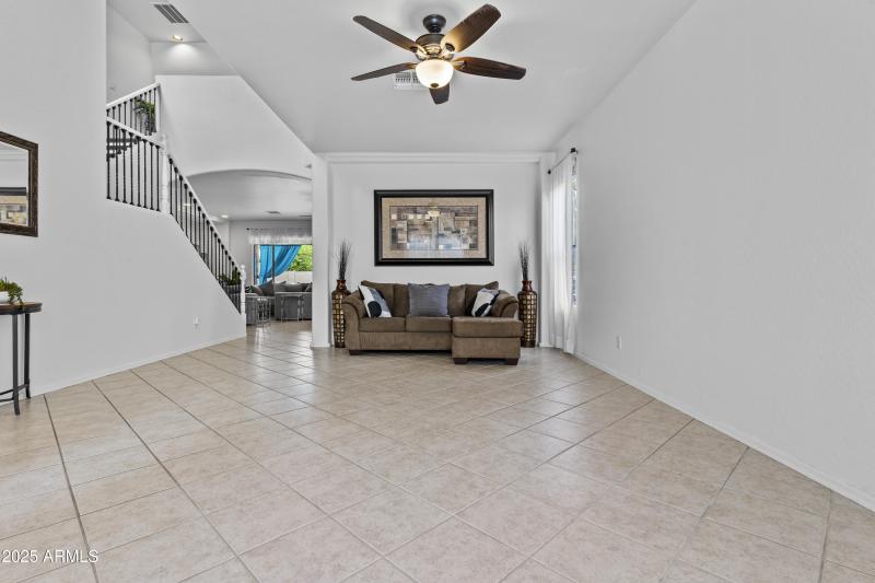 Living/dining/entertaining space