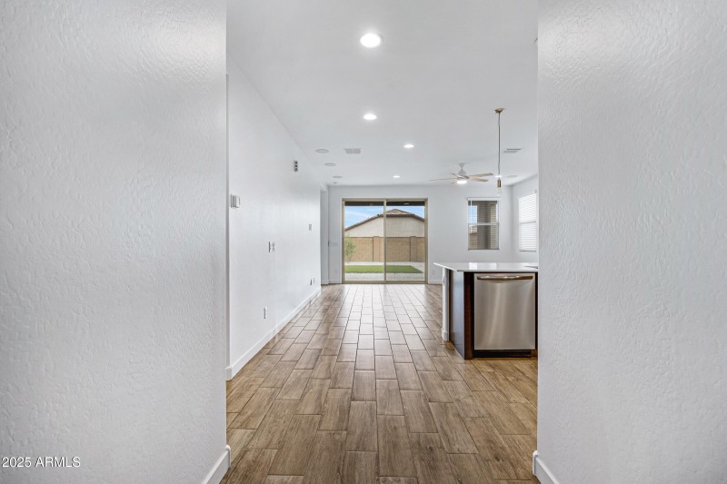 2532 W Hidalgo Ave-6