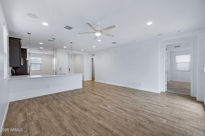 2532 W Hidalgo Ave-9