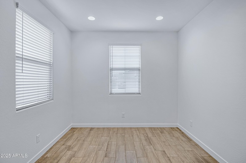 2532 W Hidalgo Ave-20