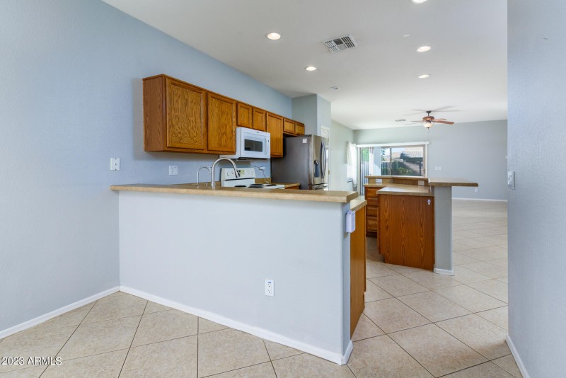 44016 W Pioneer-2810