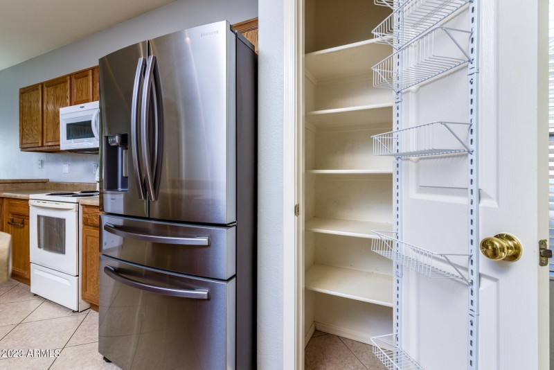 44016 W Pioneer-2858