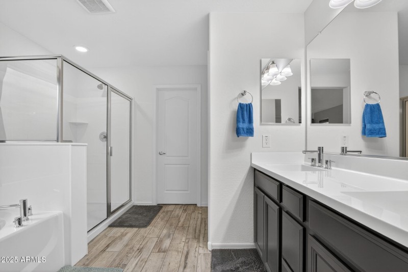 22-web-or-mls-066_a4m_SA (1)