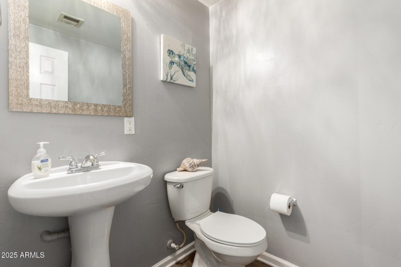 1/2 Bath By Great Room