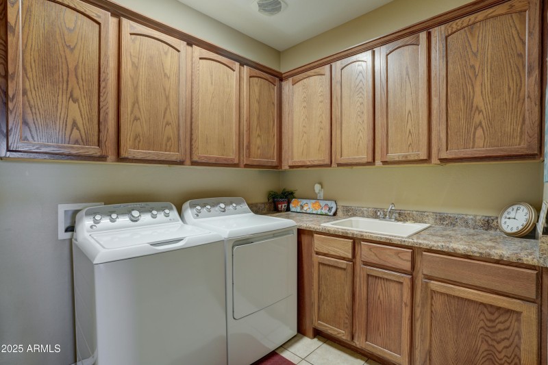 Laundry Room (1)