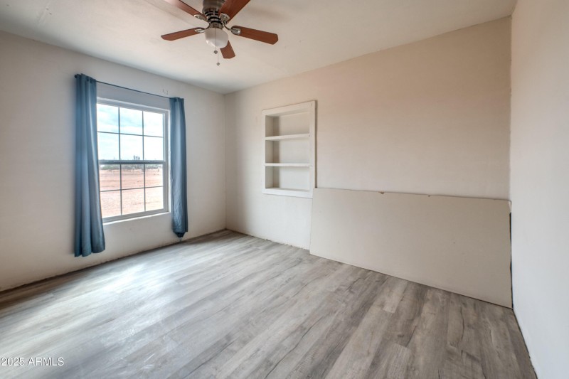 09-1907 E Foothill Street-ground-level-9