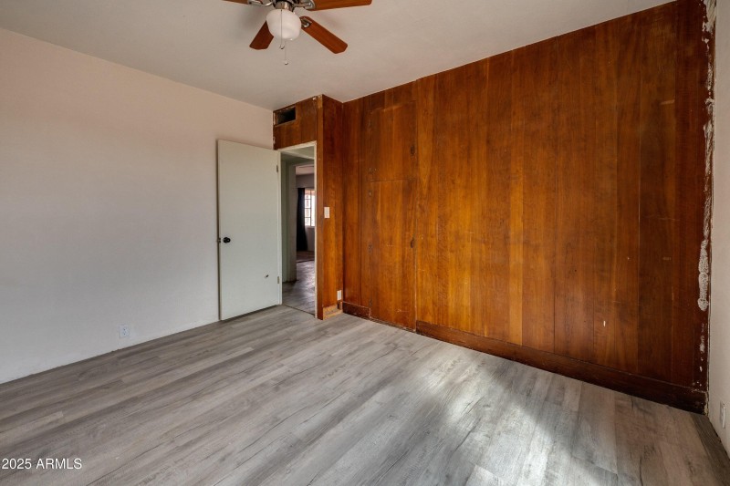 10-1907 E Foothill Street-ground-level-1