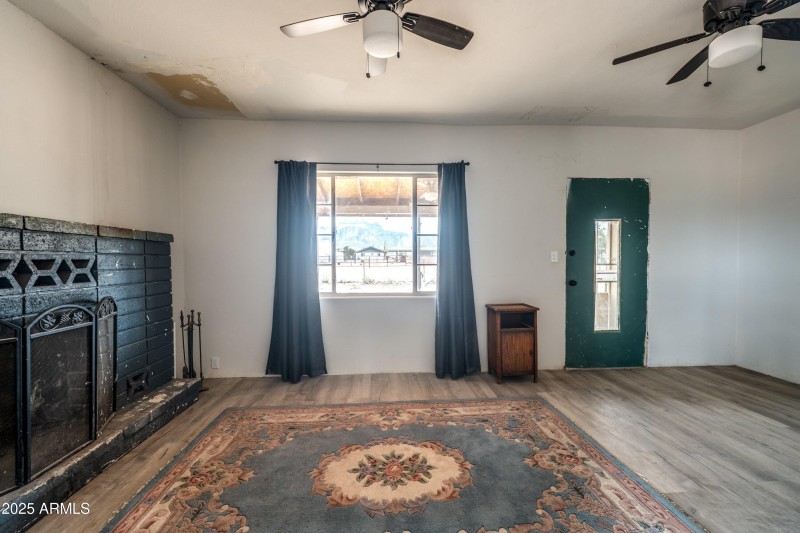 13-1907 E Foothill Street-ground-level-1