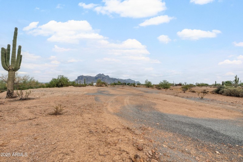 42-1907 E Foothill Street-ground-level-4