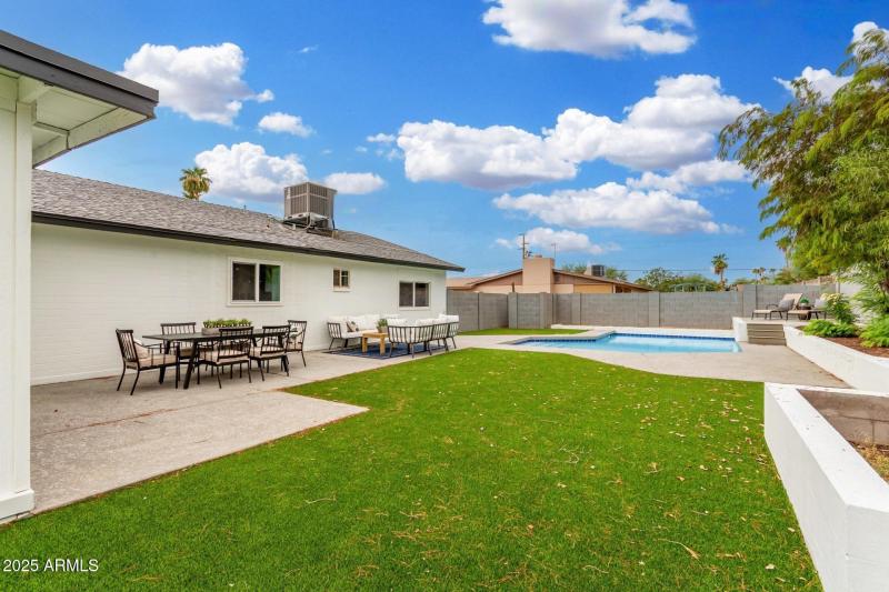 5212 Backyard4