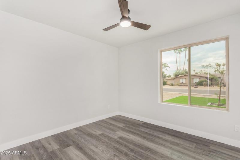 5212 Bedroom1