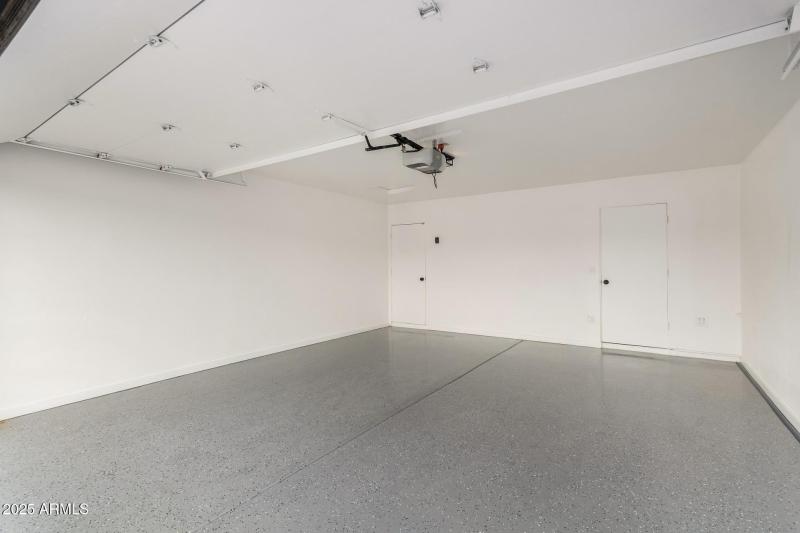 5212 Garage