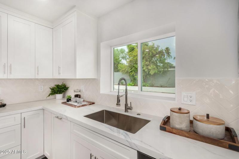 5212 Kitchen1